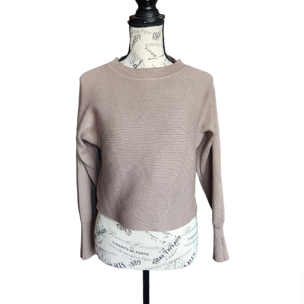Crew neck long sleeve top